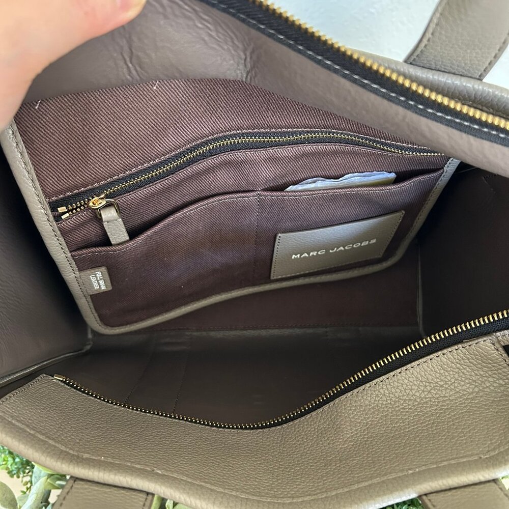 Marc Jacobs Leather Tote Medium - Cement - Picture 7 of 10